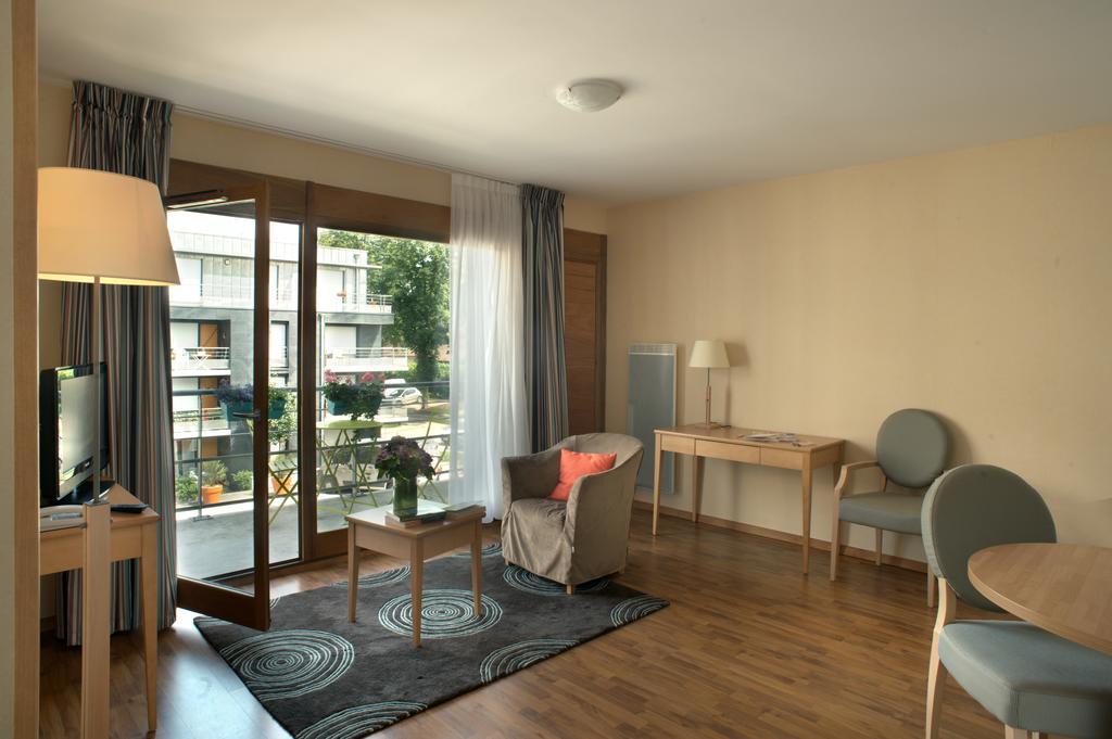 アンボワーズ Domitys Le Parc De Vinciアパートホテル 部屋 写真